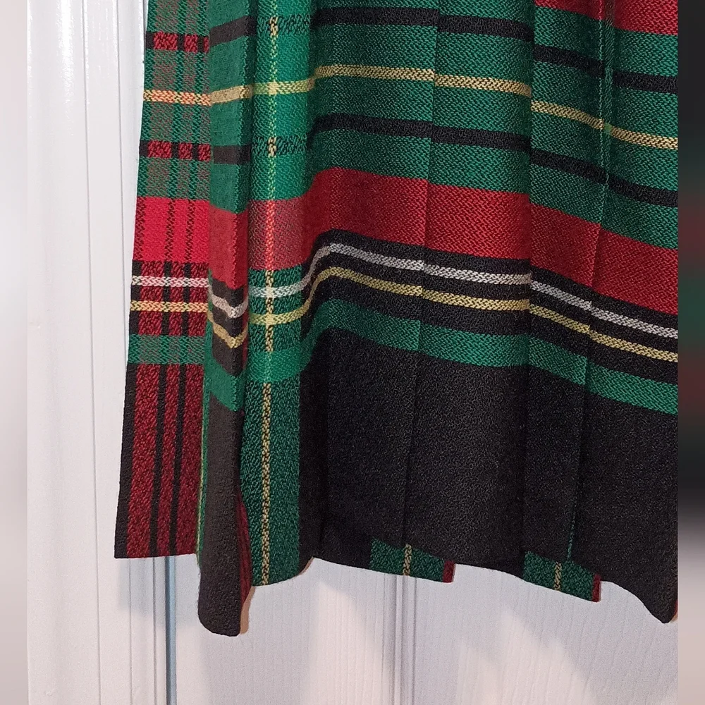 Vintage Pendleton Virgin Wool Black green red Pleated skirt 14p - Picture 7 of 8